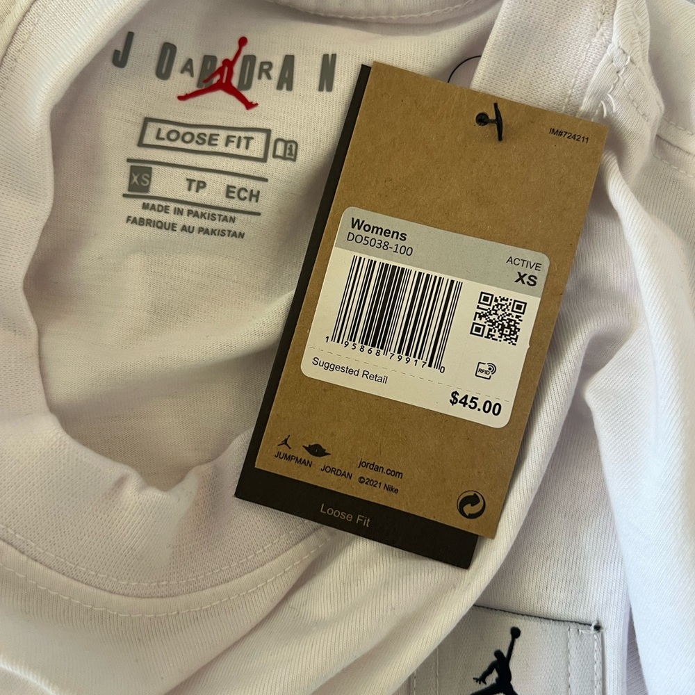 Jordan Nike Essentials Boxy Logo T-Shirt - White - Picture 11 of 14